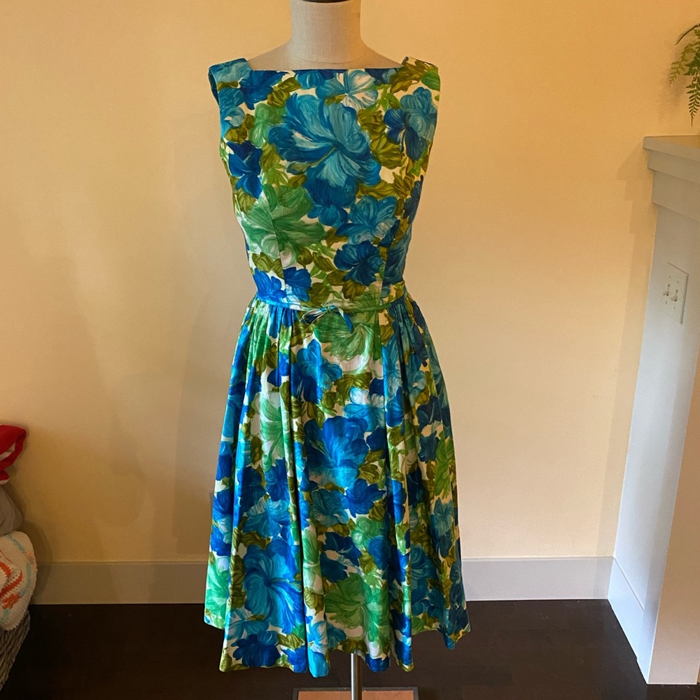 VINTAGE Kamehameha floral dress